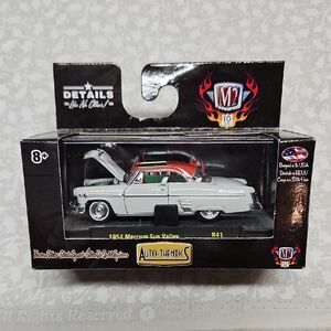 M2 Machines White 1954 Mercury Sun Valley Premium Die Cast Car